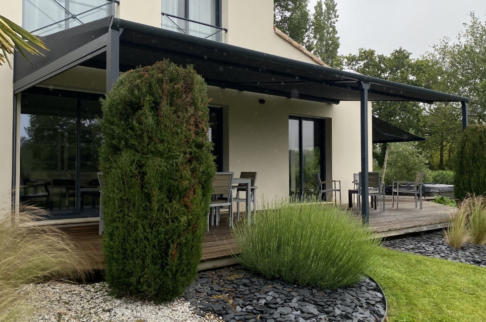 Réalisation Stores Vendée : pergola corail